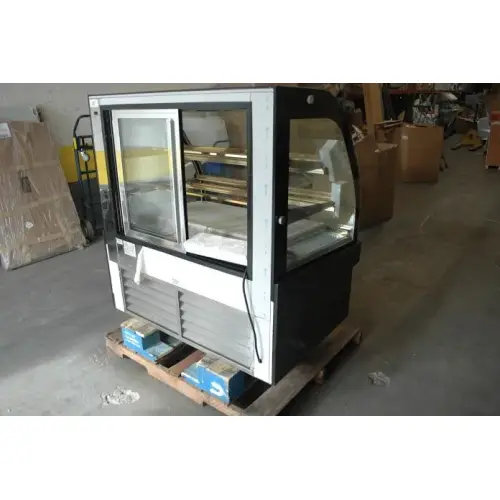 Leader MCB48 - 48" Curved Glass Refrigerated Bakery Display Case - Marble